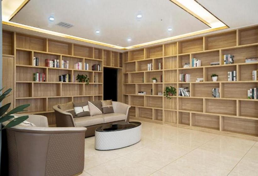 Borrman Hotel Xiangyang Gucheng National Wetland Park