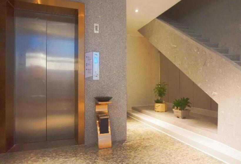 Borrman Hotel Zhanjiang Suixi Quanfeng Sqaure