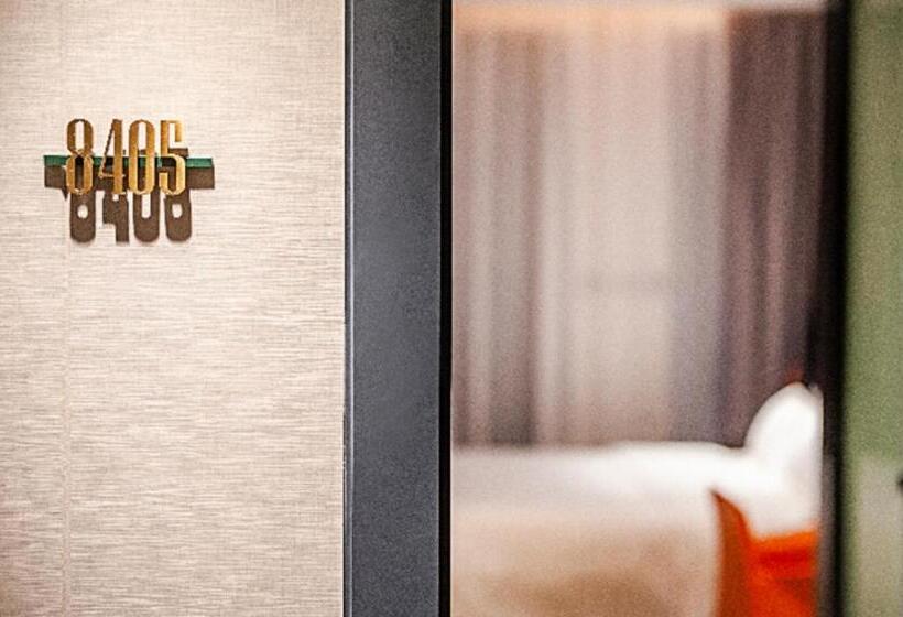 City Comfort Premier Hotel Liuzhou Wuxing Pedestrian Street Jinggu Building