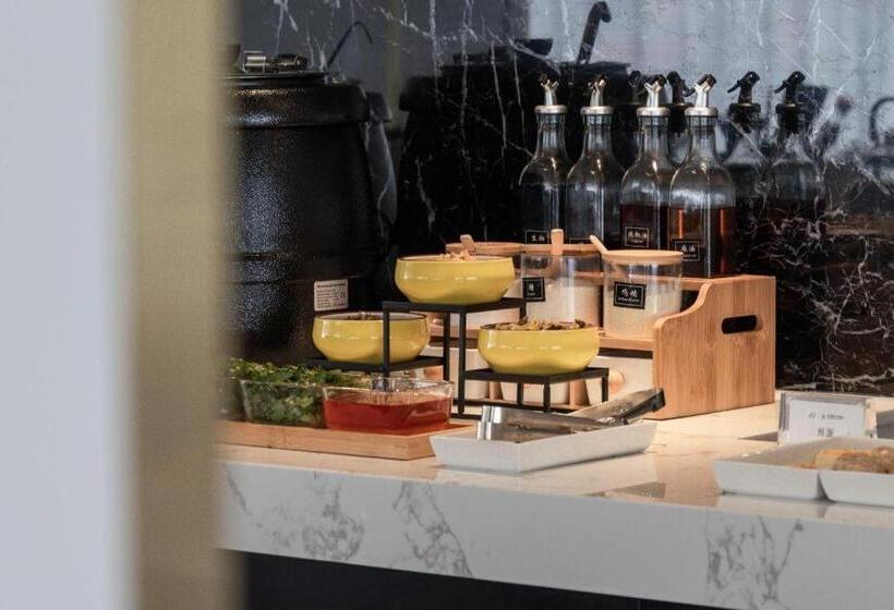 希岸deluxe酒店中山西区兴中广场店