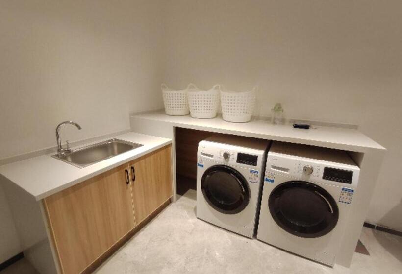 Echarm Hotel Fengcheng Fengshui Lake