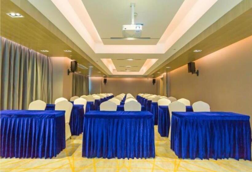 Echarm Hotel Qujing High Speed Railway Station 1st Wuguan Center