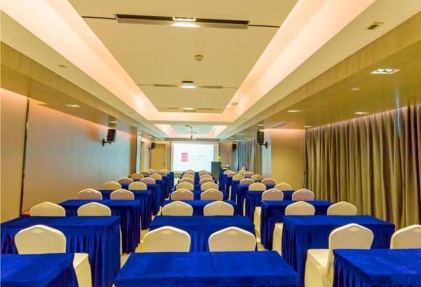 Echarm Hotel Qujing High Speed Railway Station 1st Wuguan Center