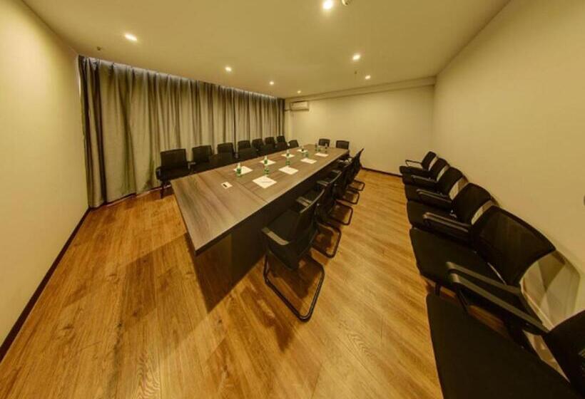 Echarm Hotel Wuhu Wanzhi East Lake Yingbin Avenue