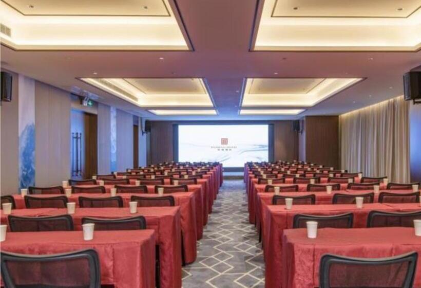 Echeng Hotel Nanning Huqiu Metro Station