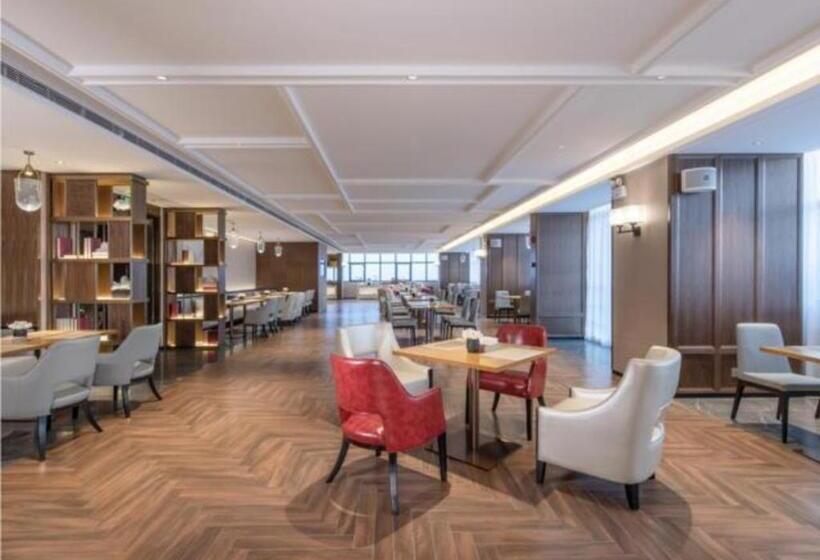 Echeng Hotel Nanning Huqiu Metro Station