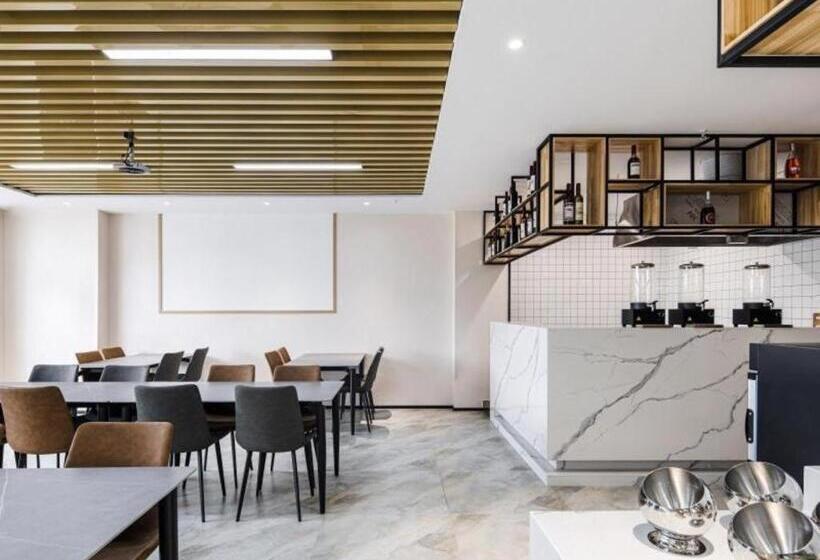 Gem Hotel Changzhou Xuejia Aoyuan North High Speed Railway Station