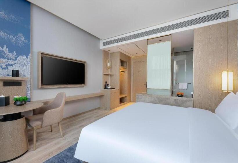 Grand Madison Hotel Wuhan Optical Valley Canglongdao