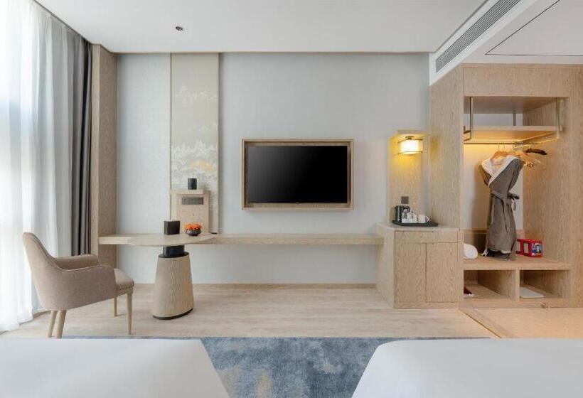 Grand Madison Hotel Wuhan Optical Valley Canglongdao