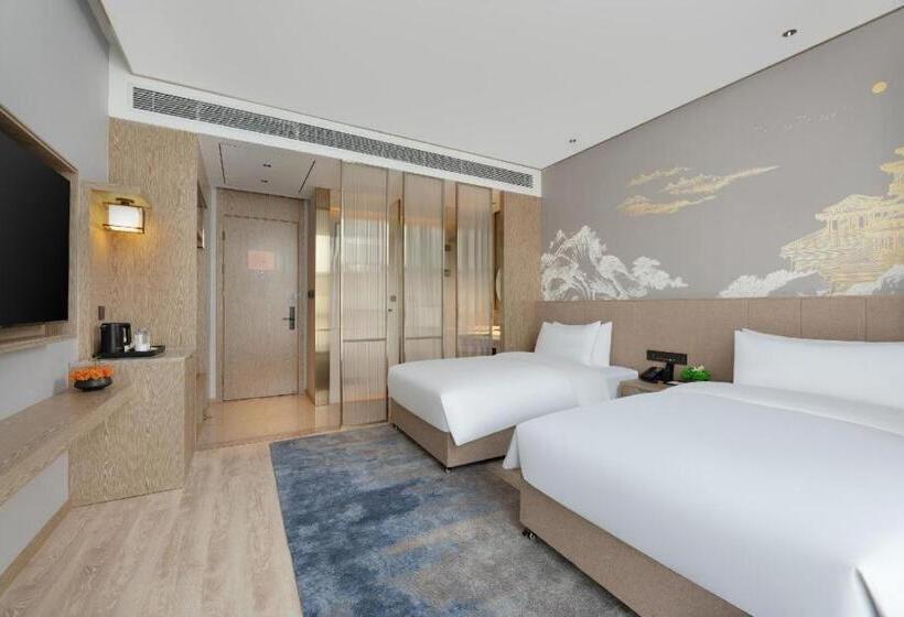 Grand Madison Hotel Wuhan Optical Valley Canglongdao