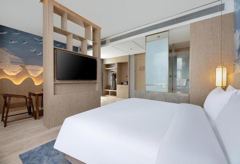 Grand Madison Hotel Wuhan Optical Valley Canglongdao