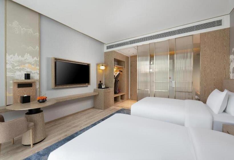 Grand Madison Hotel Wuhan Optical Valley Canglongdao