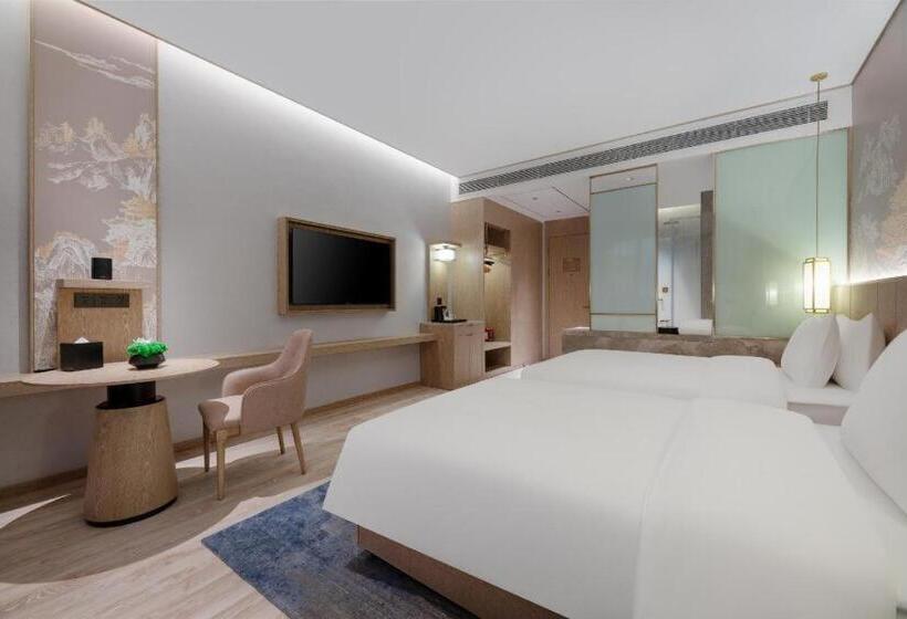 Grand Madison Hotel Wuhan Optical Valley Canglongdao