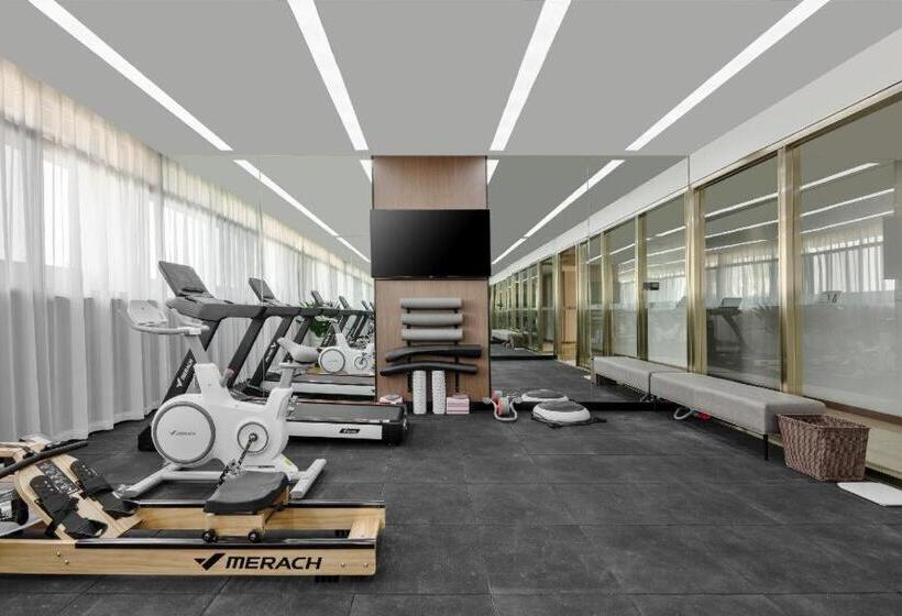 Grand Madison Hotel Wuhan Optical Valley Canglongdao