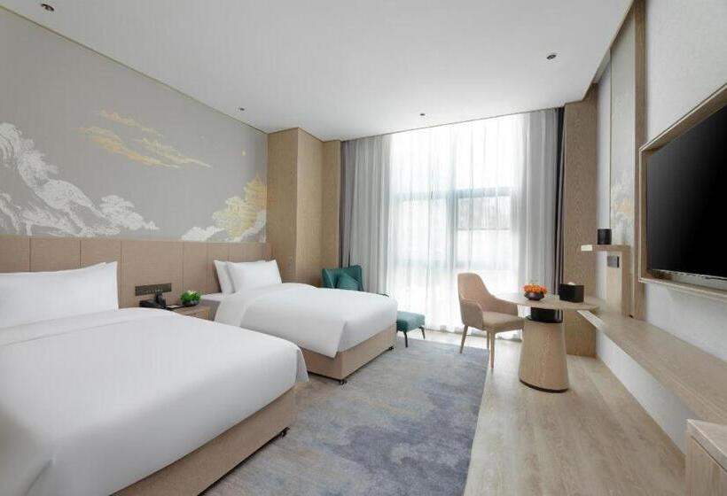 Grand Madison Hotel Wuhan Optical Valley Canglongdao