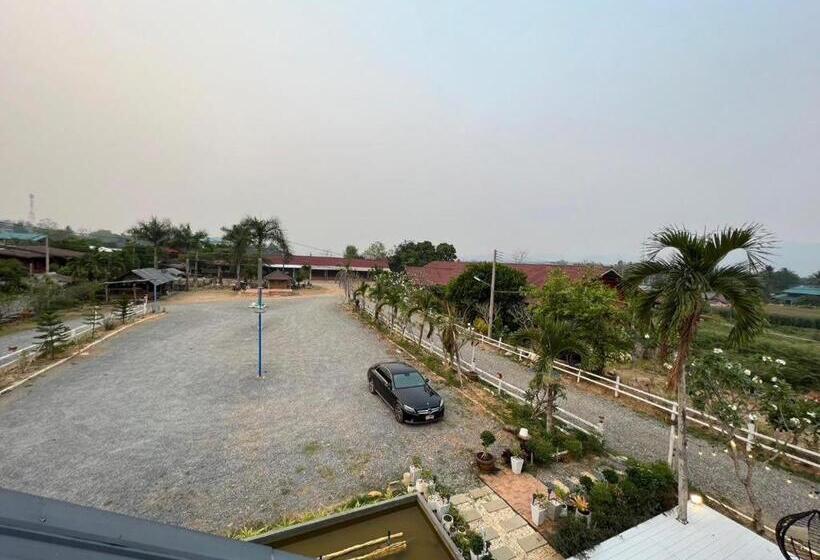 Hotel เฮือนคำเเก้วรีสอร์ท & Kk House Cafa Nan