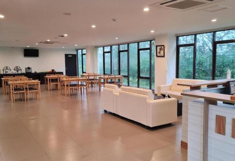 Отель Aquarium Indonesia Pangandaran