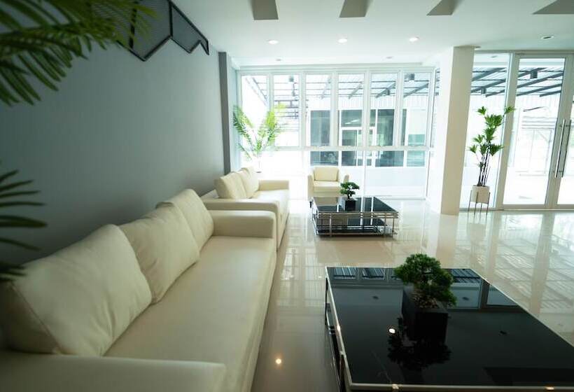 בית מלון כפרי B2 Nakhon Sawan Boutique & Budget