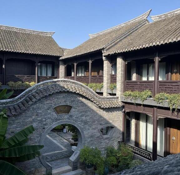 Отель Blossom House Xuzhou Huilongwo Banyunting