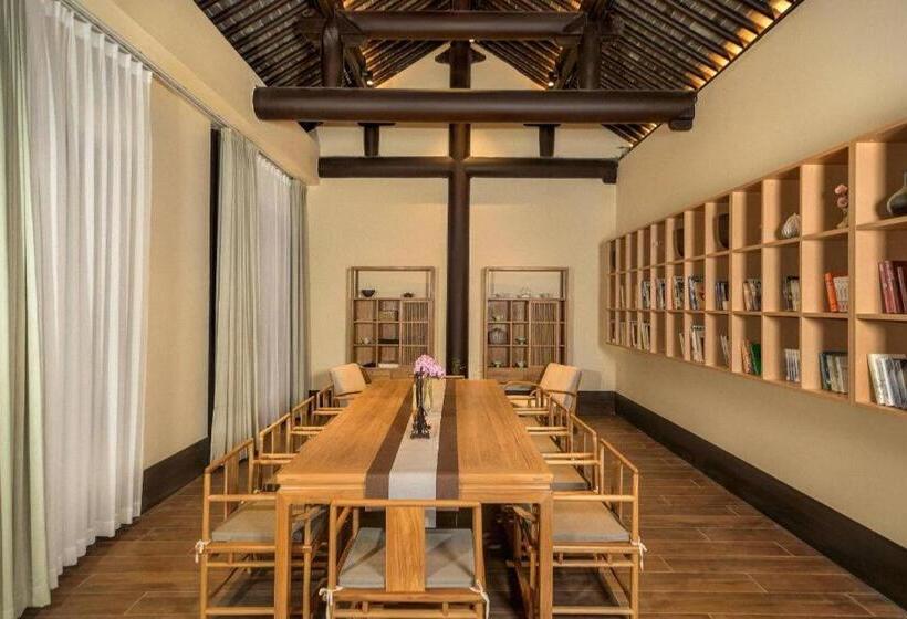 Отель Blossom House Xuzhou Huilongwo Banyunting