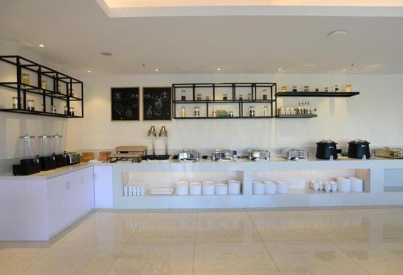 ホテル City Comfort Inn Dandong Railway Station Yalu River Scenic Area