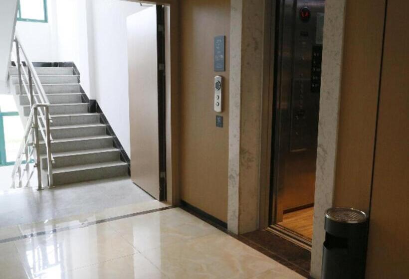 Отель City Comfort Inn Huanggang Tuanfeng Yingbin Avenue