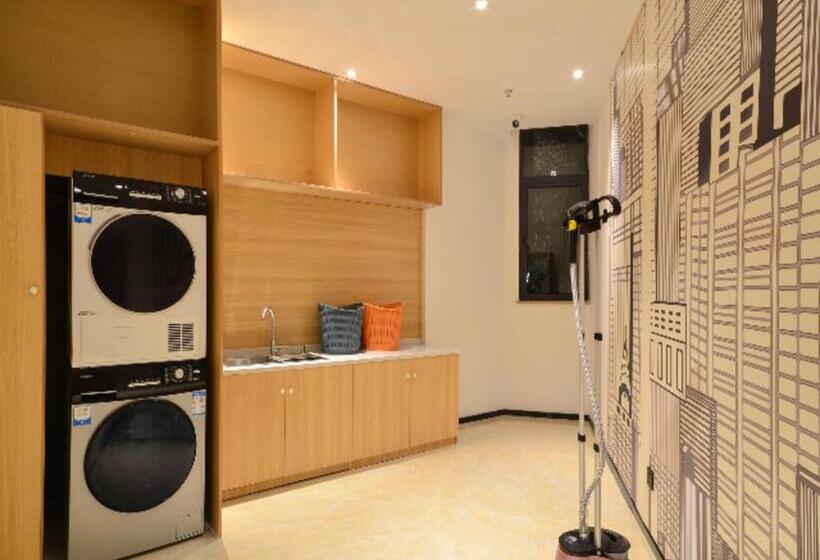 Отель City Comfort Inn Jingmen Shayang Hongsen New World