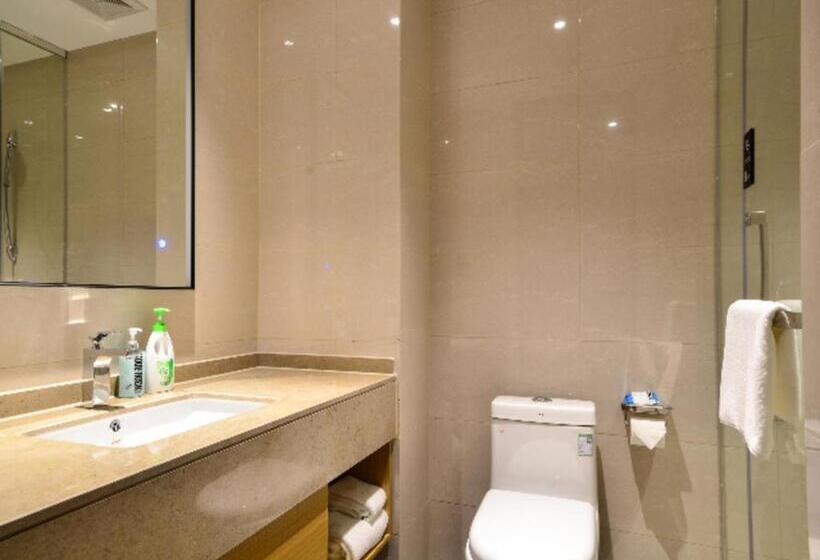 Отель City Comfort Inn Jingmen Shayang Hongsen New World