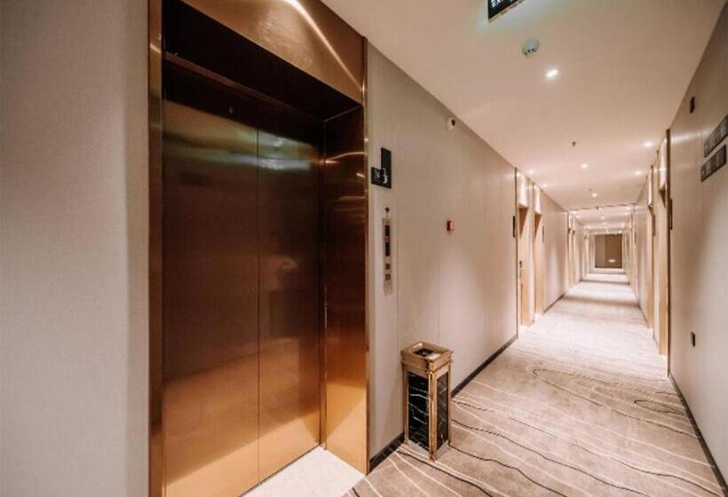 Отель City Comfort Inn Nanchang Dream World Xiejiacun Metro Station