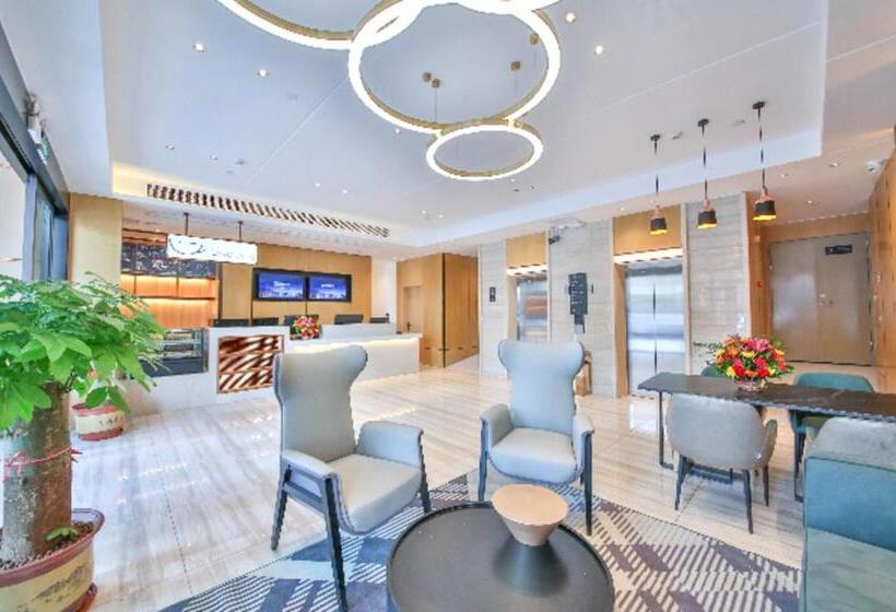 Отель City Comfort Inn Yunfu Xinxing Juncheng Plaza