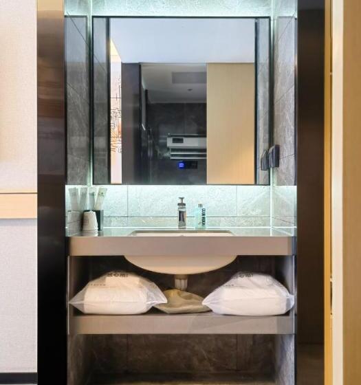 Отель City Comfort Inn Yunfu Xinxing Juncheng Square Second Branch