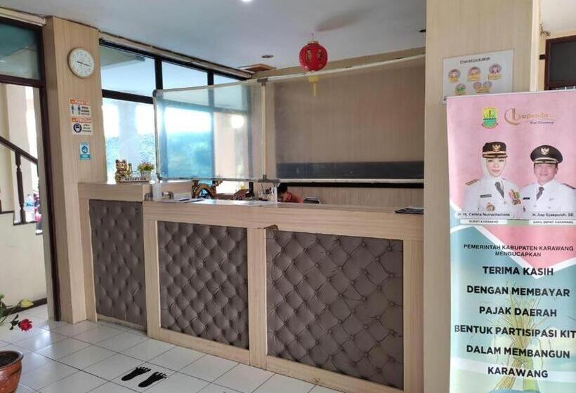 ホテル Fajar Indah