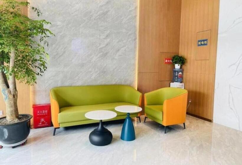 בית מלון כפרי Green Tree Inn Express Chengdu Jinniu District Railway Station Saiyuntai Metro Station