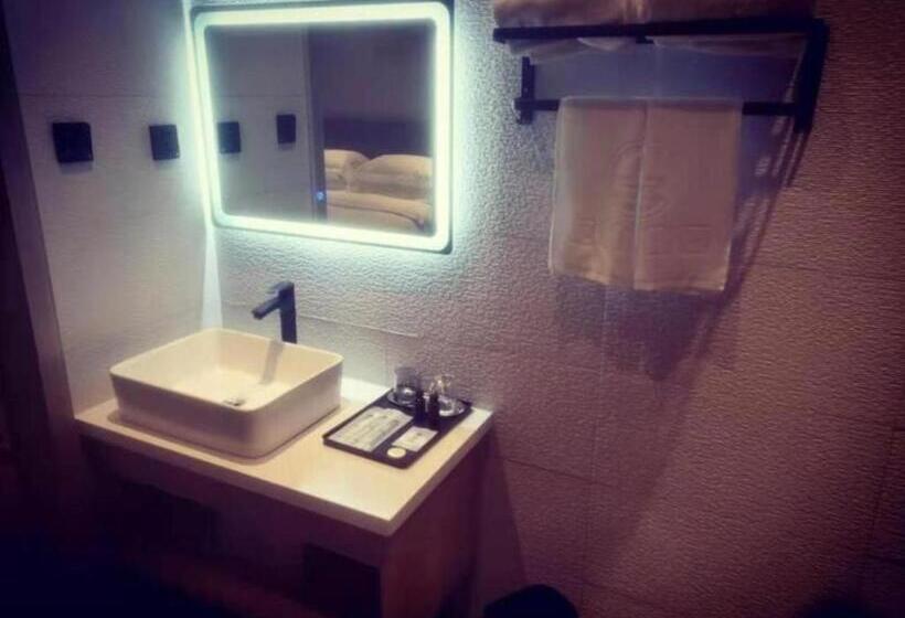 Отель Green Tree Inn Express Huainan Xiejiaji District Orient Guangji Hospital