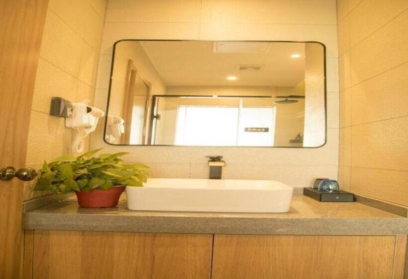 호텔 Green Tree Inn Express Inner Mongolia Tongliao Zalute Qi Lubei Town People S Hospital