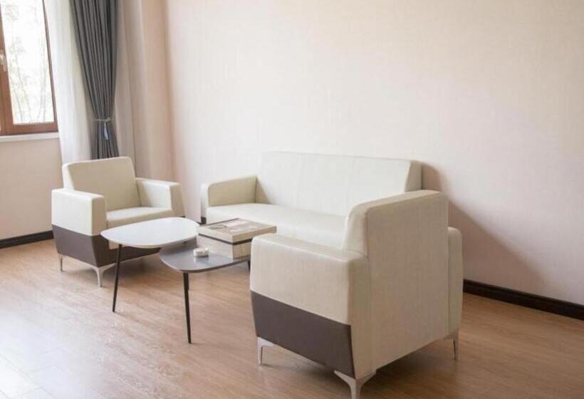 בית מלון כפרי Green Tree Inn Express Inner Mongolia Tongliao Zalute Qi Lubei Town People S Hospital