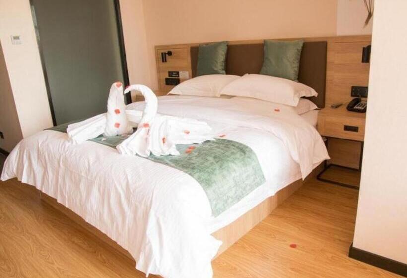 בית מלון כפרי Green Tree Inn Express Inner Mongolia Tongliao Zalute Qi Lubei Town People S Hospital