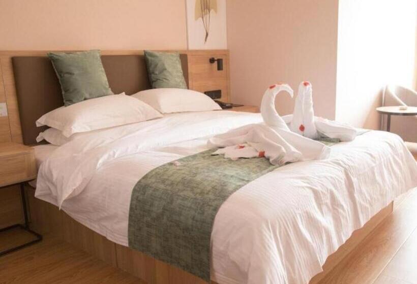 בית מלון כפרי Green Tree Inn Express Inner Mongolia Tongliao Zalute Qi Lubei Town People S Hospital