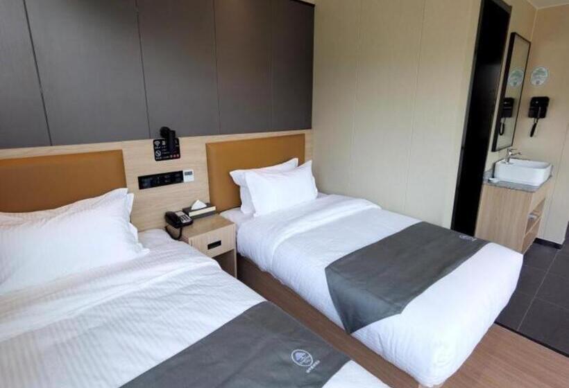 هتل Green Tree Inn Express Tangshan Kaiping District Government