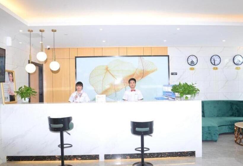 Отель Green Tree Inn Express Xingtai Guangzong Development Zone Xingqing Road