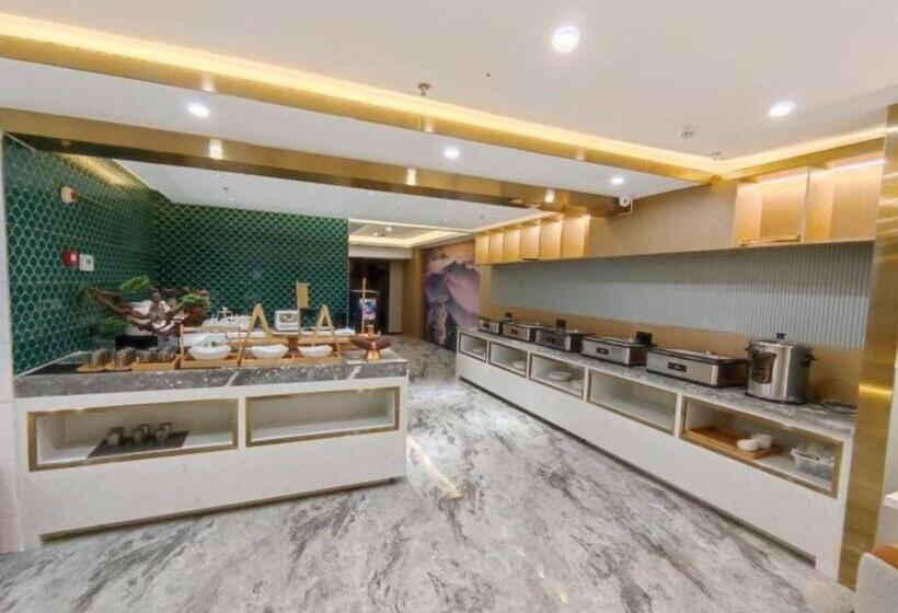 Отель Green Tree Inn Henan Fuzhou Municipal Government Wanhuicheng Commercial Plaza