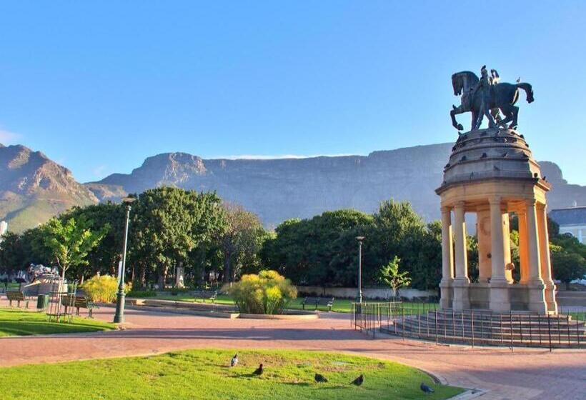 호텔 In The City Urban Living Spaces Cc