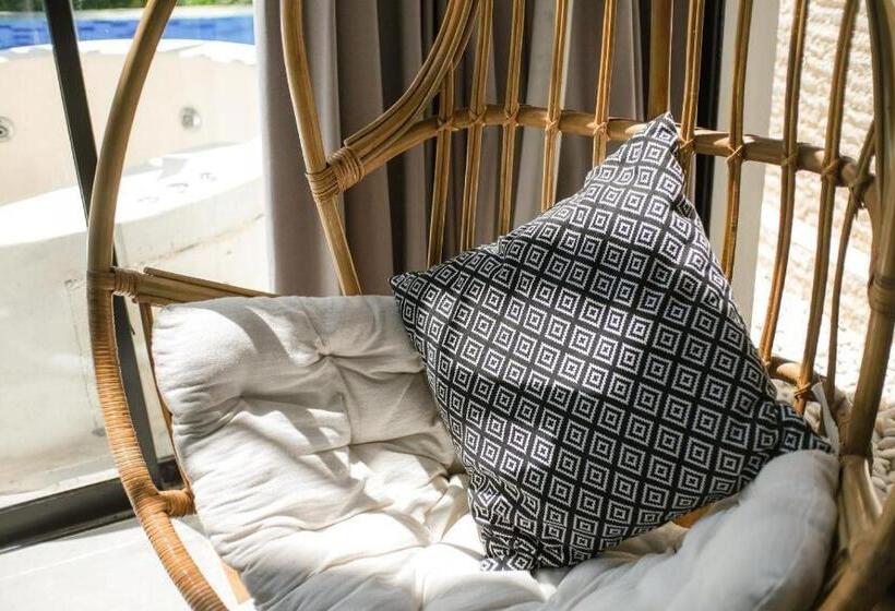 ホテル Inara Villa