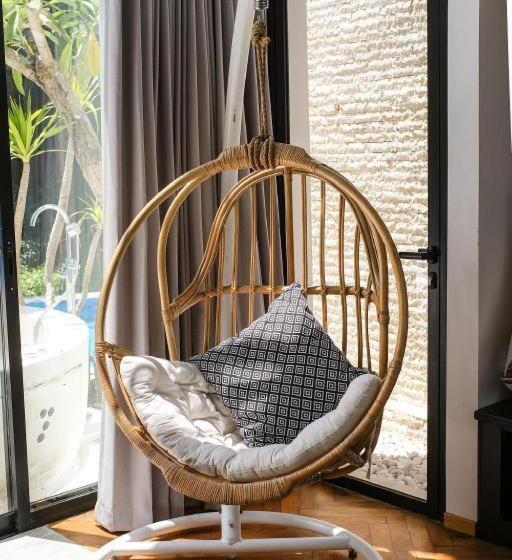 ホテル Inara Villa