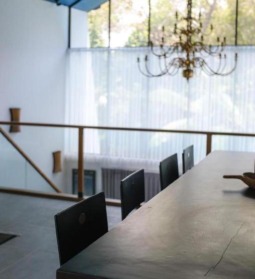 ホテル Inara Villa