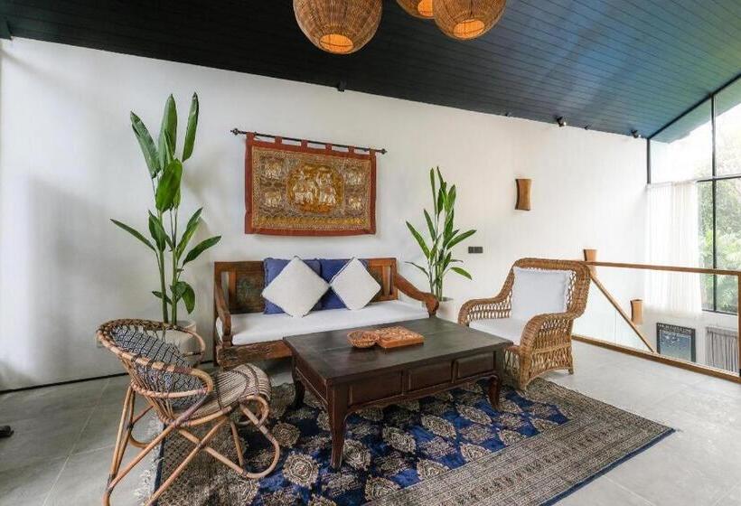 ホテル Inara Villa