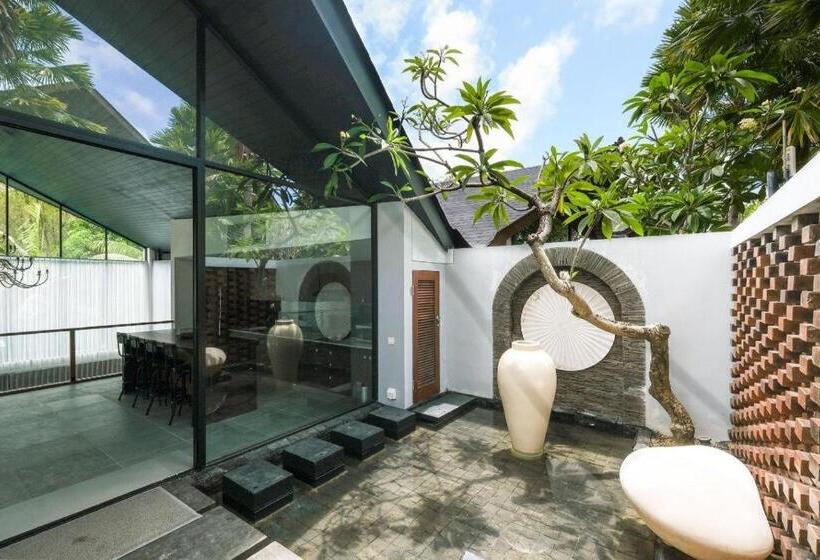 ホテル Inara Villa