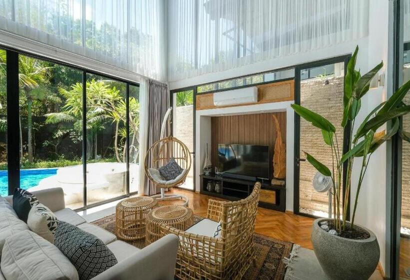 ホテル Inara Villa