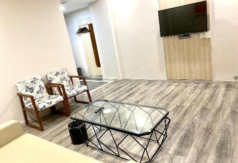 Отель Jtour Inn Maoming Huazhou Beijing Road Railway Station