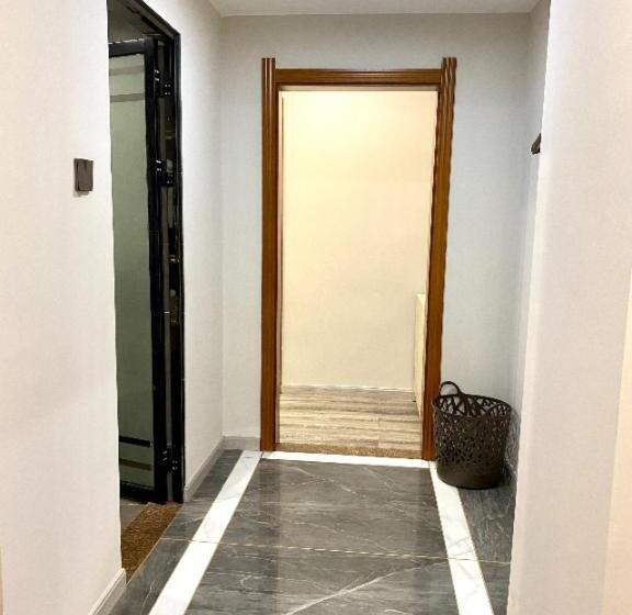 Отель Jtour Inn Maoming Huazhou Beijing Road Railway Station